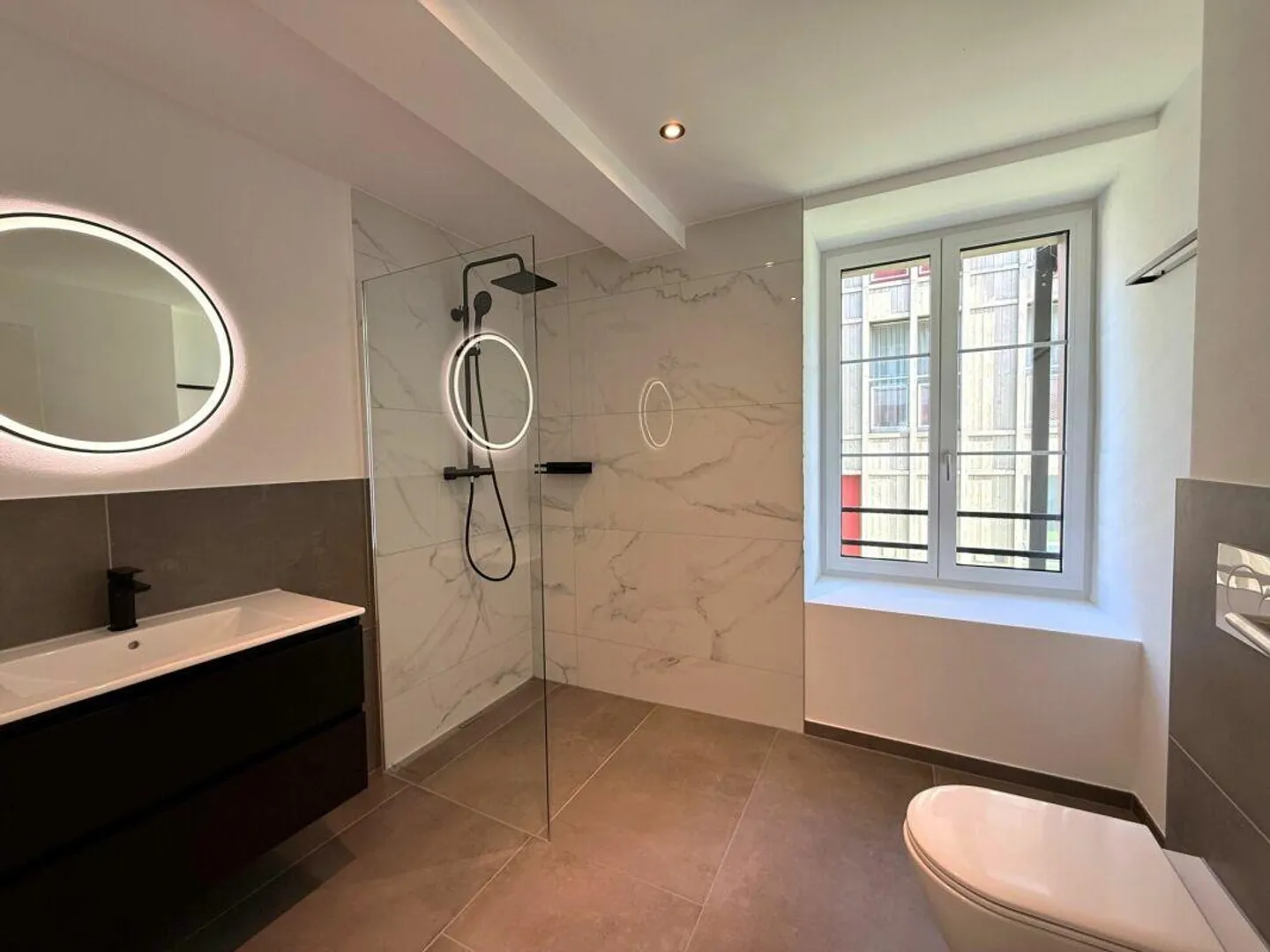 Appartement moderne de 5,5 pièces avec jardin - un style de vie élégant à Affelt... - Photo 5 sur 9