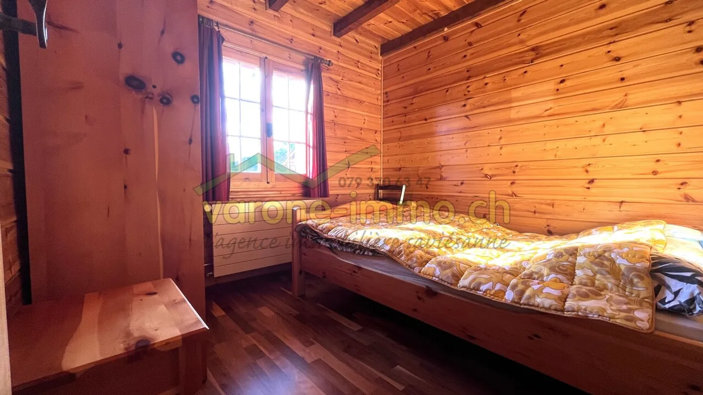 Geräumiges renoviertes und erweitertes Chalet mit 4,5 Zimmern - Foto 12 von 17