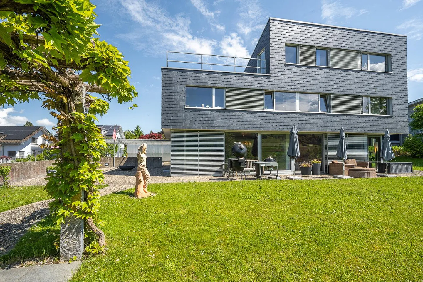 Freistehendes Einfamilienhaus mit Aussicht - Foto 2 von 28