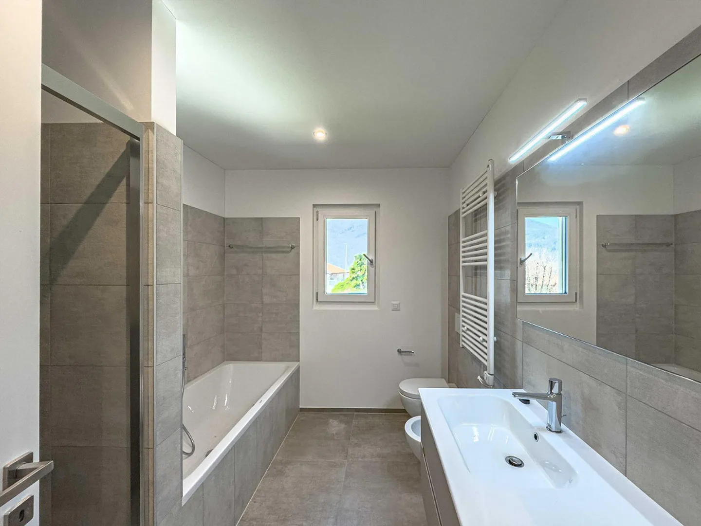 6.5-room apartment with garden and hobby room in Mendrisi - Photo 4 of 12