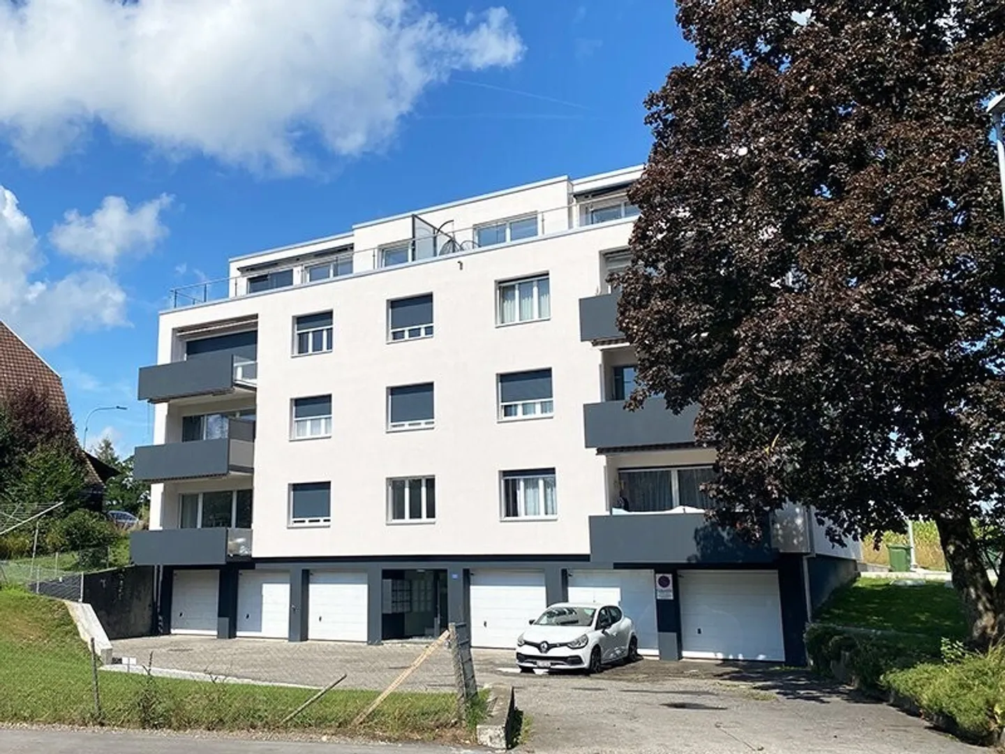 Sonnige Attikawohnung mit Weitsicht  2.5 Zimmer in Moosseedorf - Foto 1 von 13