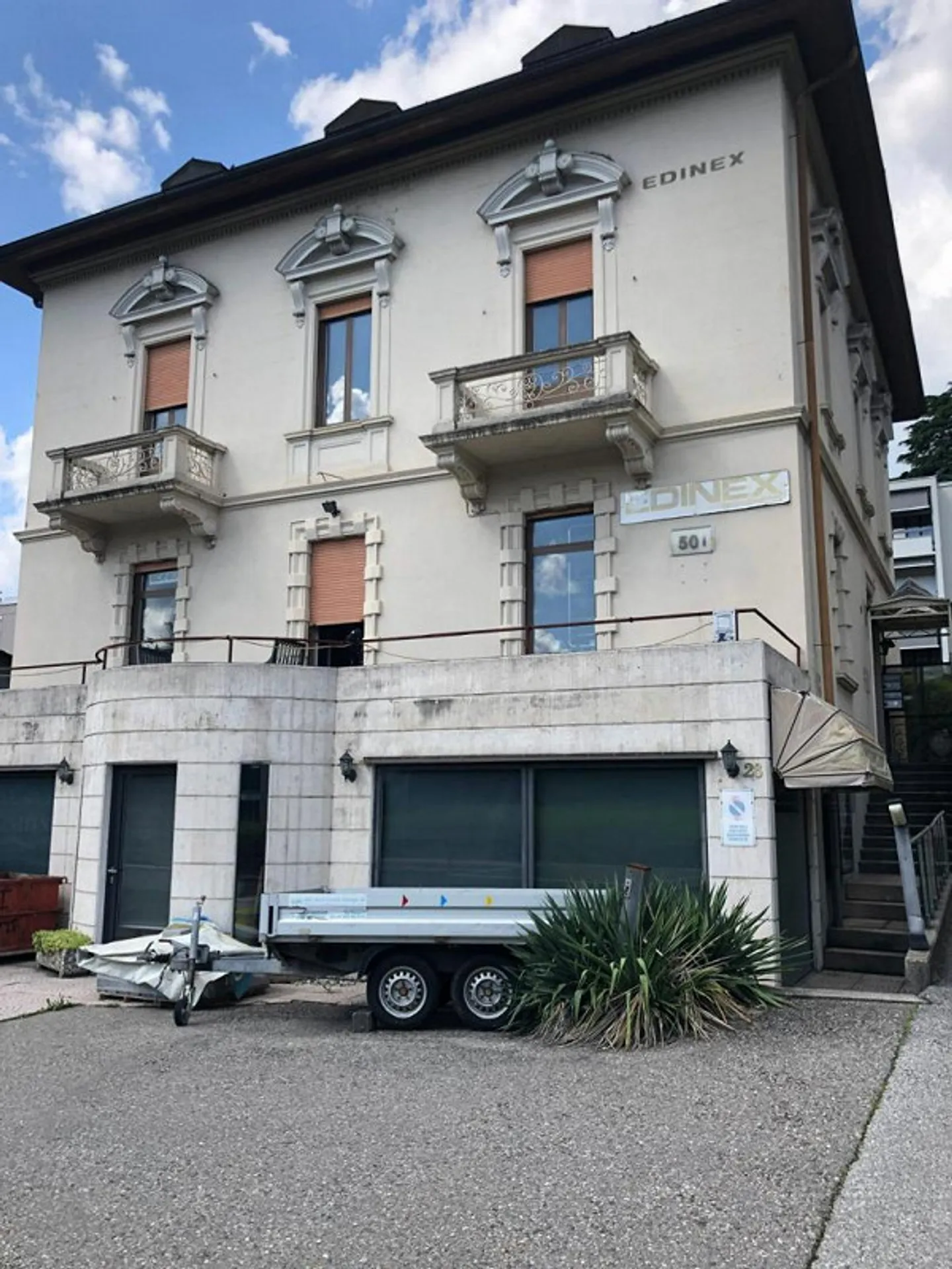 Appartamento di 6 1/2 locali con giardino in posizione molto centrale - Foto 1 di 25