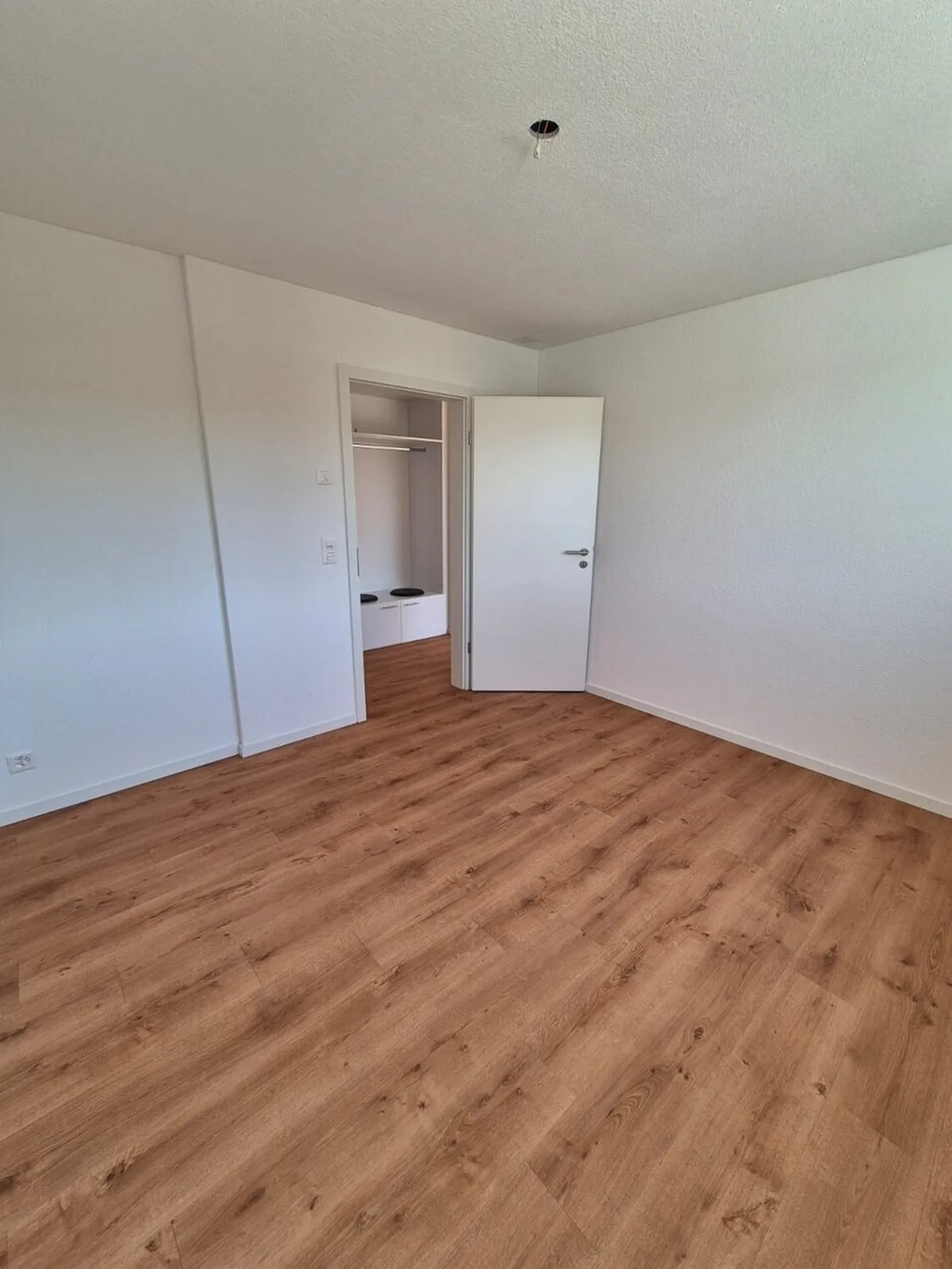 Sonnige Attikawohnung mit Weitsicht  2.5 Zimmer in Moosseedorf - Foto 6 von 13