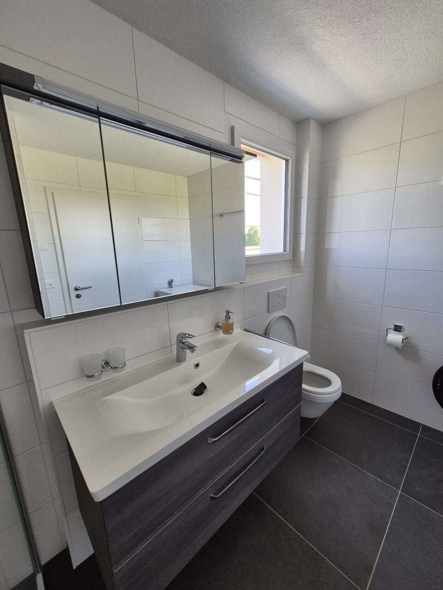 Sonnige Attikawohnung mit Weitsicht  2.5 Zimmer in Moosseedorf - Foto 10 von 13