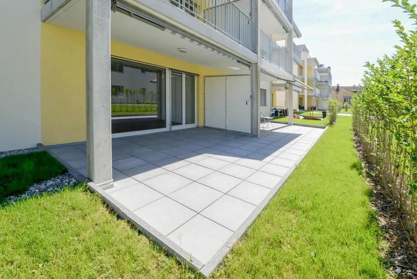 Appartamento moderno con terrazza - Foto 4 di 9