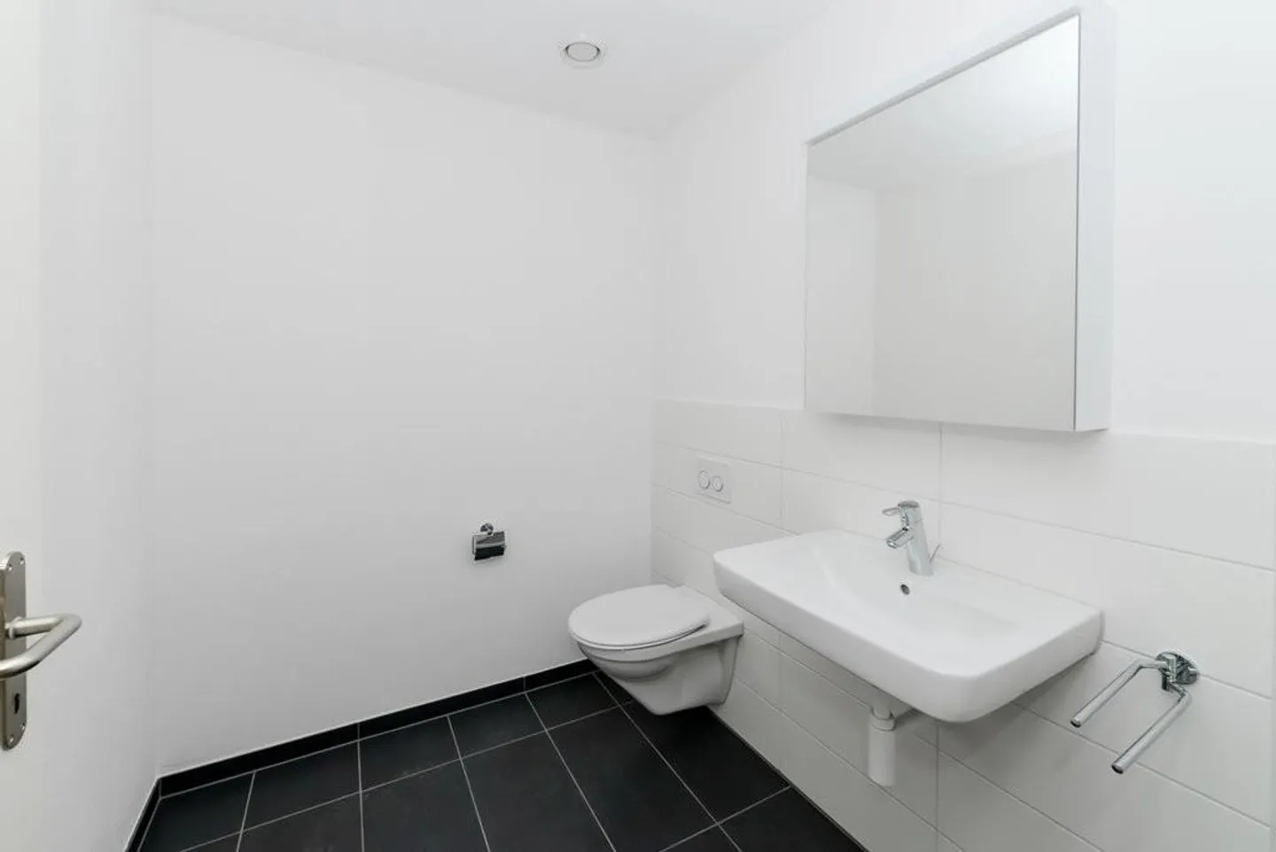 Appartamento moderno con terrazza - Foto 5 di 9