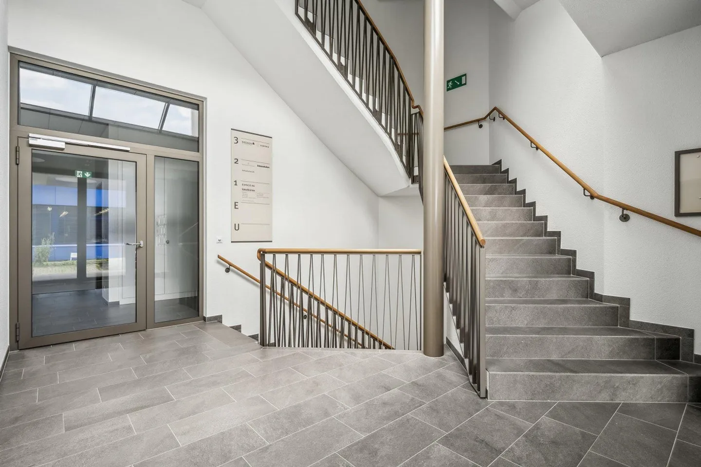 Sennweidstrasse 43/45 Steinhausen - Uffici ideali luminosi per giovani e ... - Foto 7 di 8