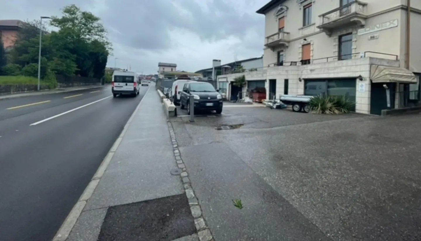 Appartamento di 6 1/2 locali con giardino in posizione molto centrale - Foto 22 di 25
