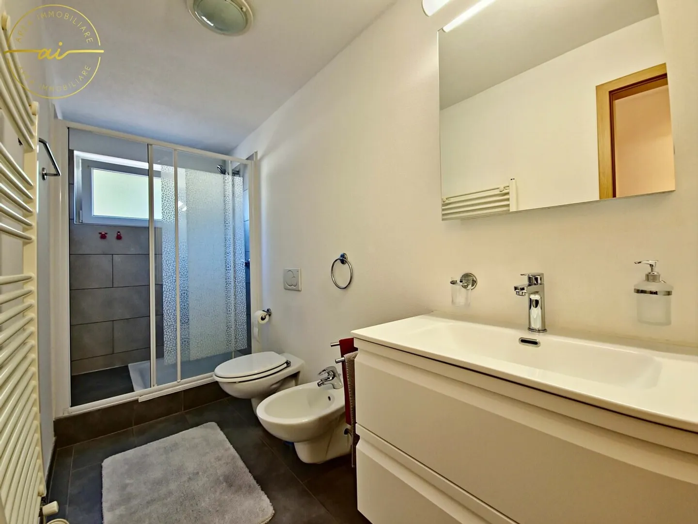 EINLADENDE VILLA MIT 4.5 ZIMMERN IN MAGLIASO - Foto 9 von 13