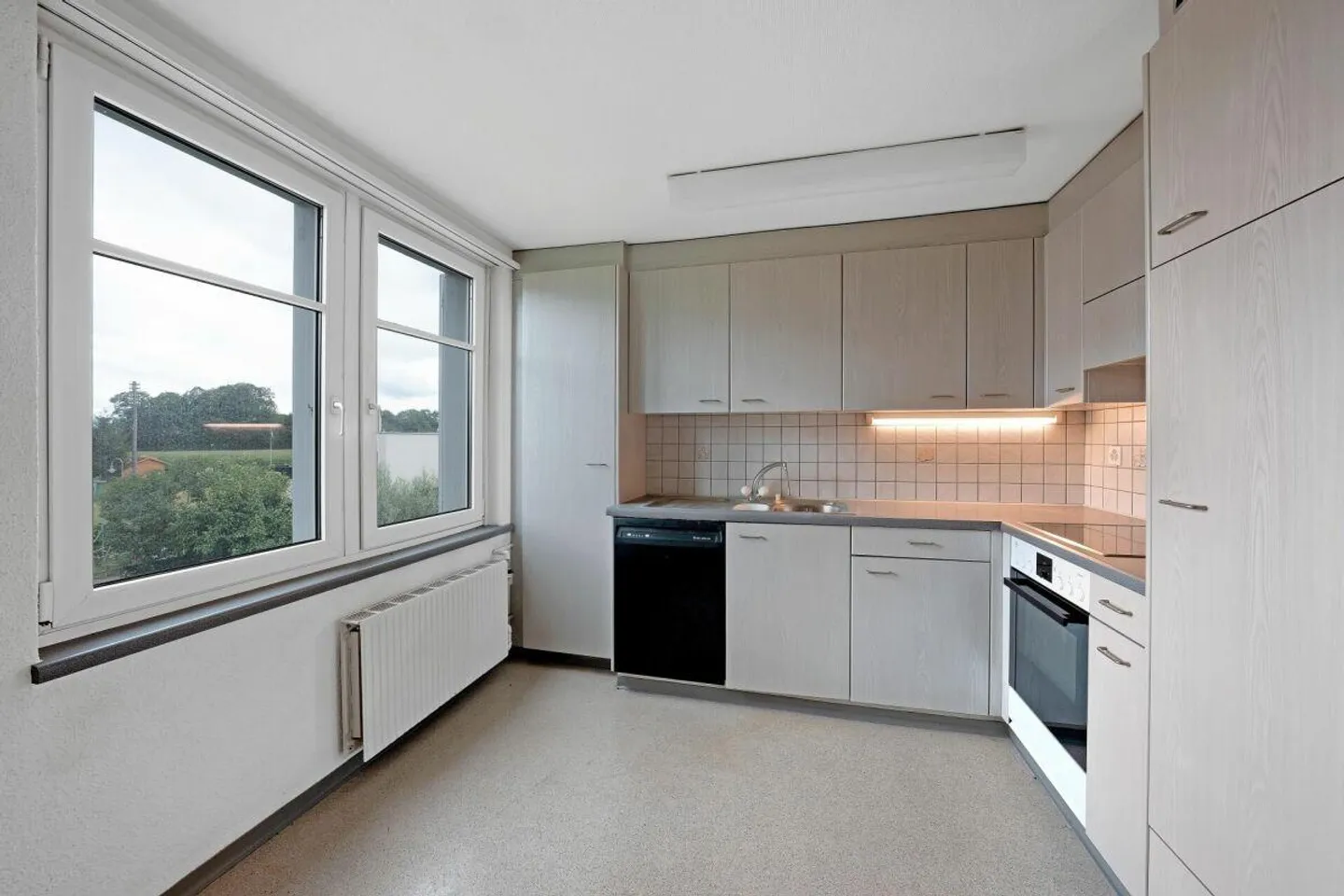 Three-family house - Photo 3 of 10