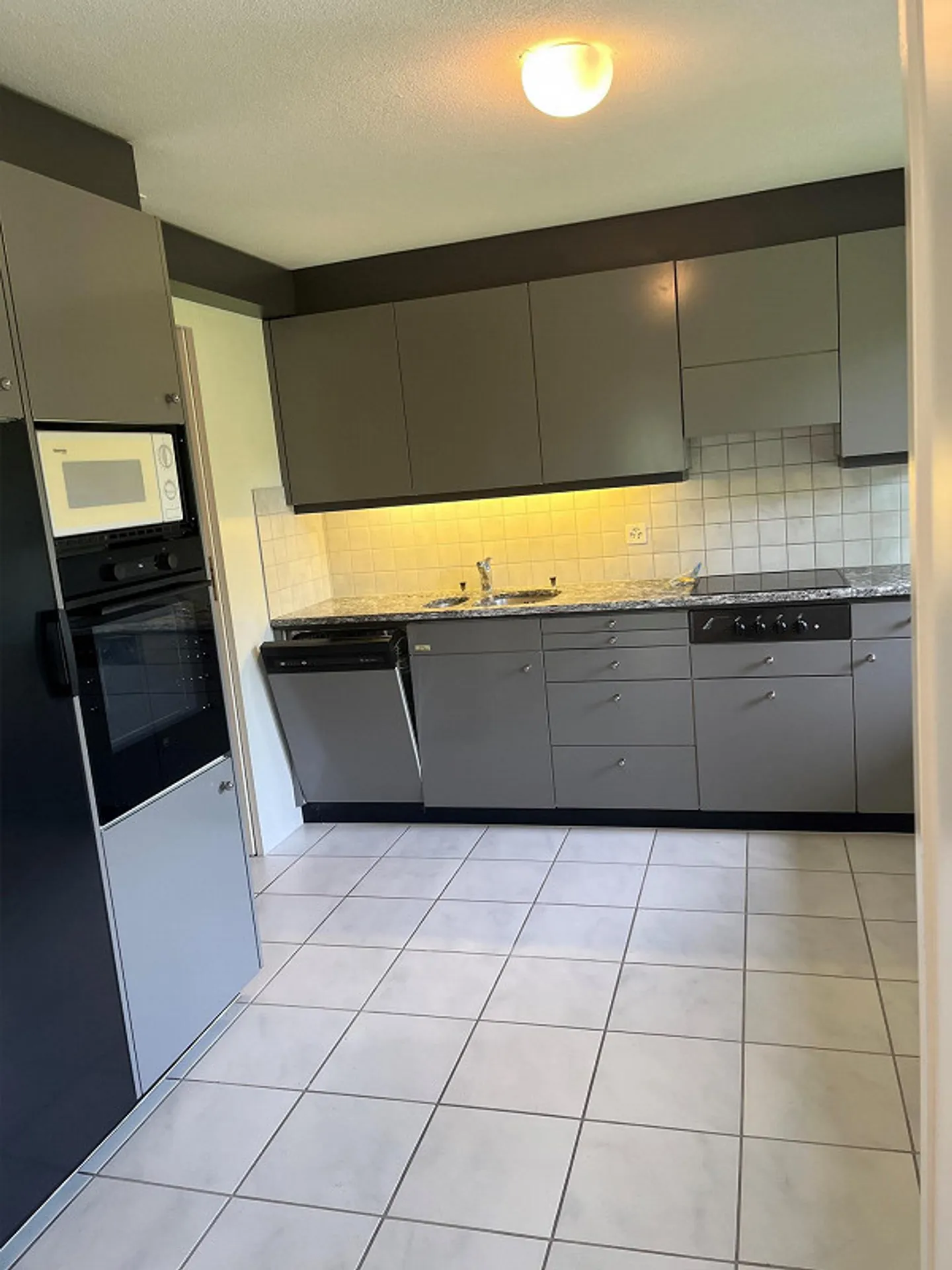 Appartement spacieux de 4,5 pièces au cœur de Maur - Photo 3 sur 8