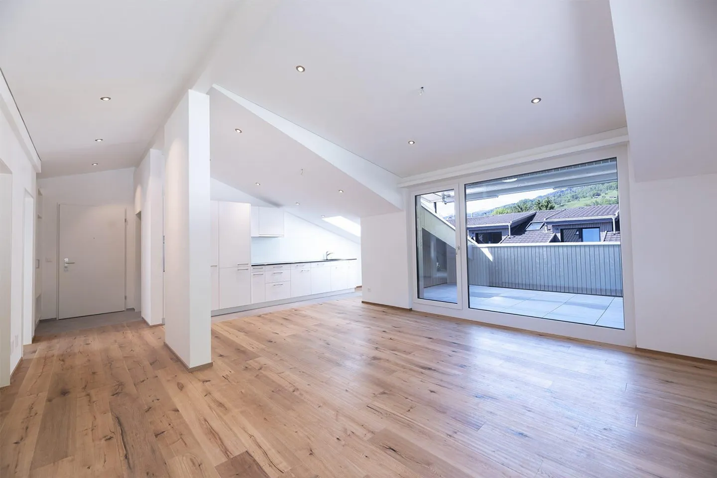 Moderno appartamento di 3,5 stanze con balcone - Foto 1 di 12