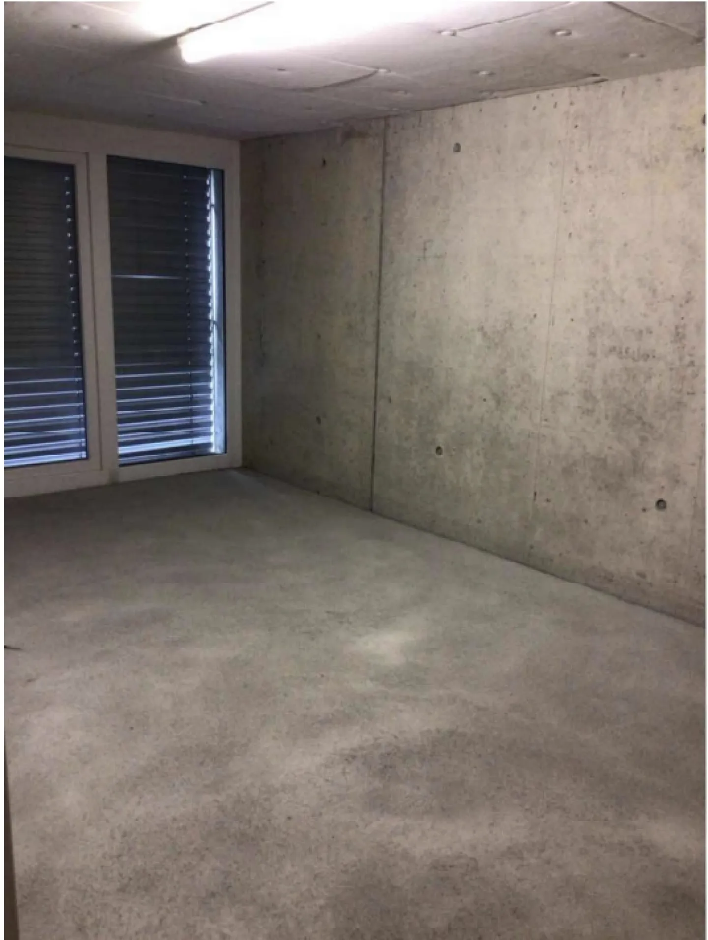 Craft Room 16.3 m2 in Herrenschwanden - Photo 1 of 4