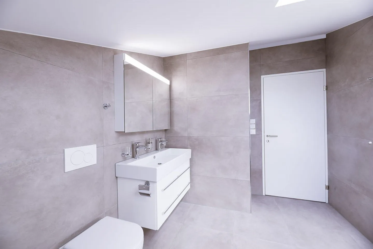 Moderno appartamento di 3,5 stanze con balcone - Foto 3 di 12