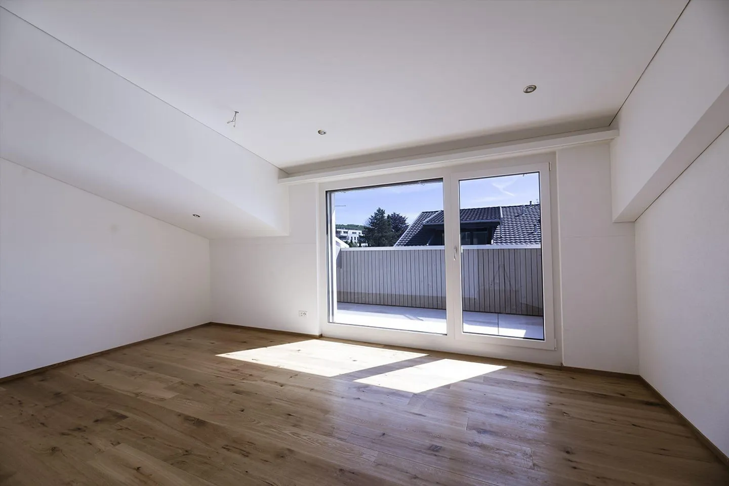 Moderno appartamento di 3,5 stanze con balcone - Foto 7 di 12