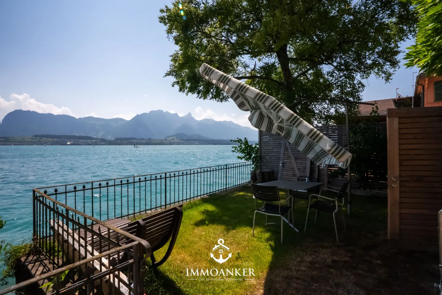 Directly on Lake Thun - Living, Working, and Relaxing in an Absolutely Premium Location - Photo 13 of 13