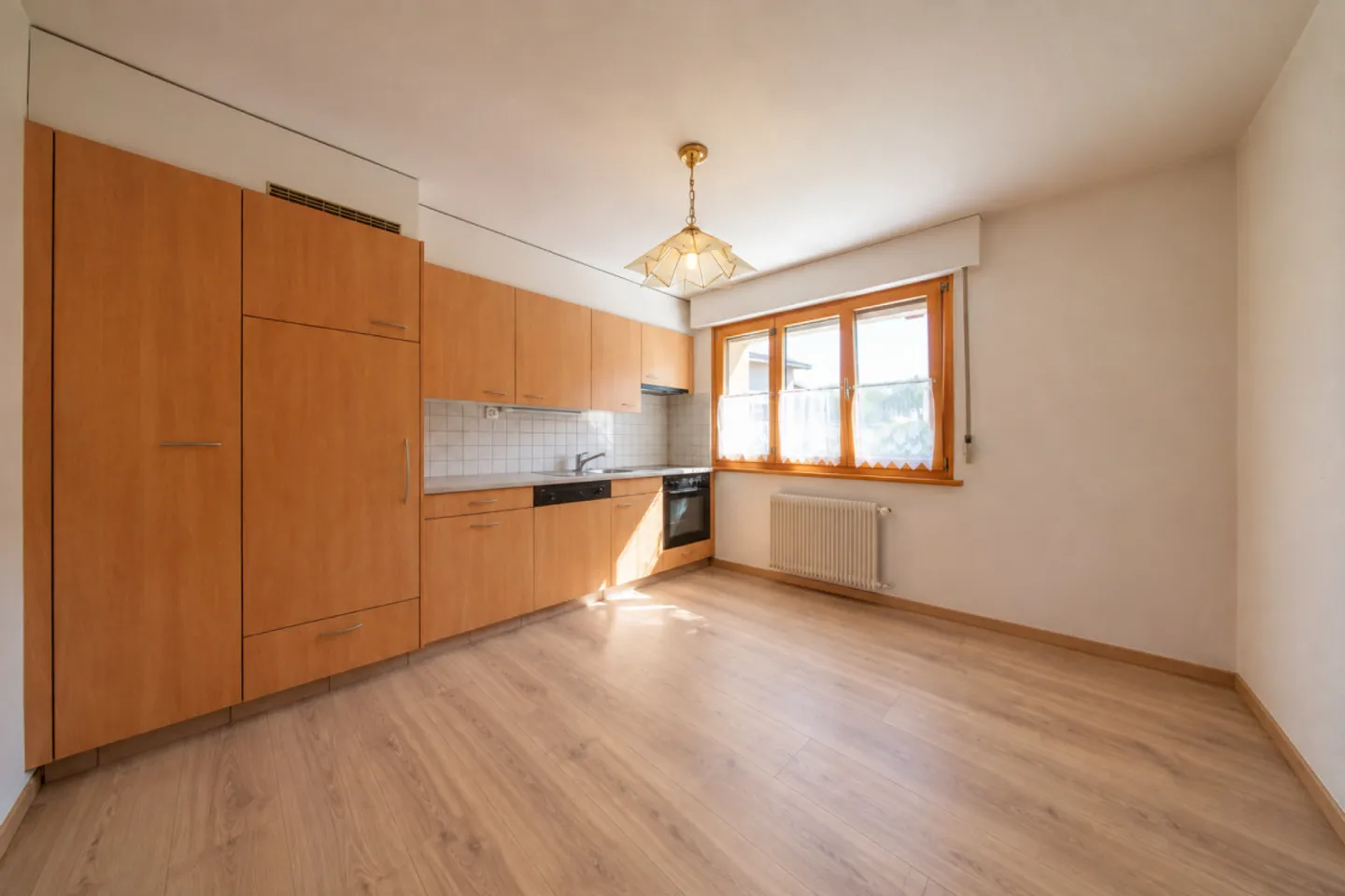 4.5-room apartment in St-Pierre-de-Clages - Photo 2 of 15