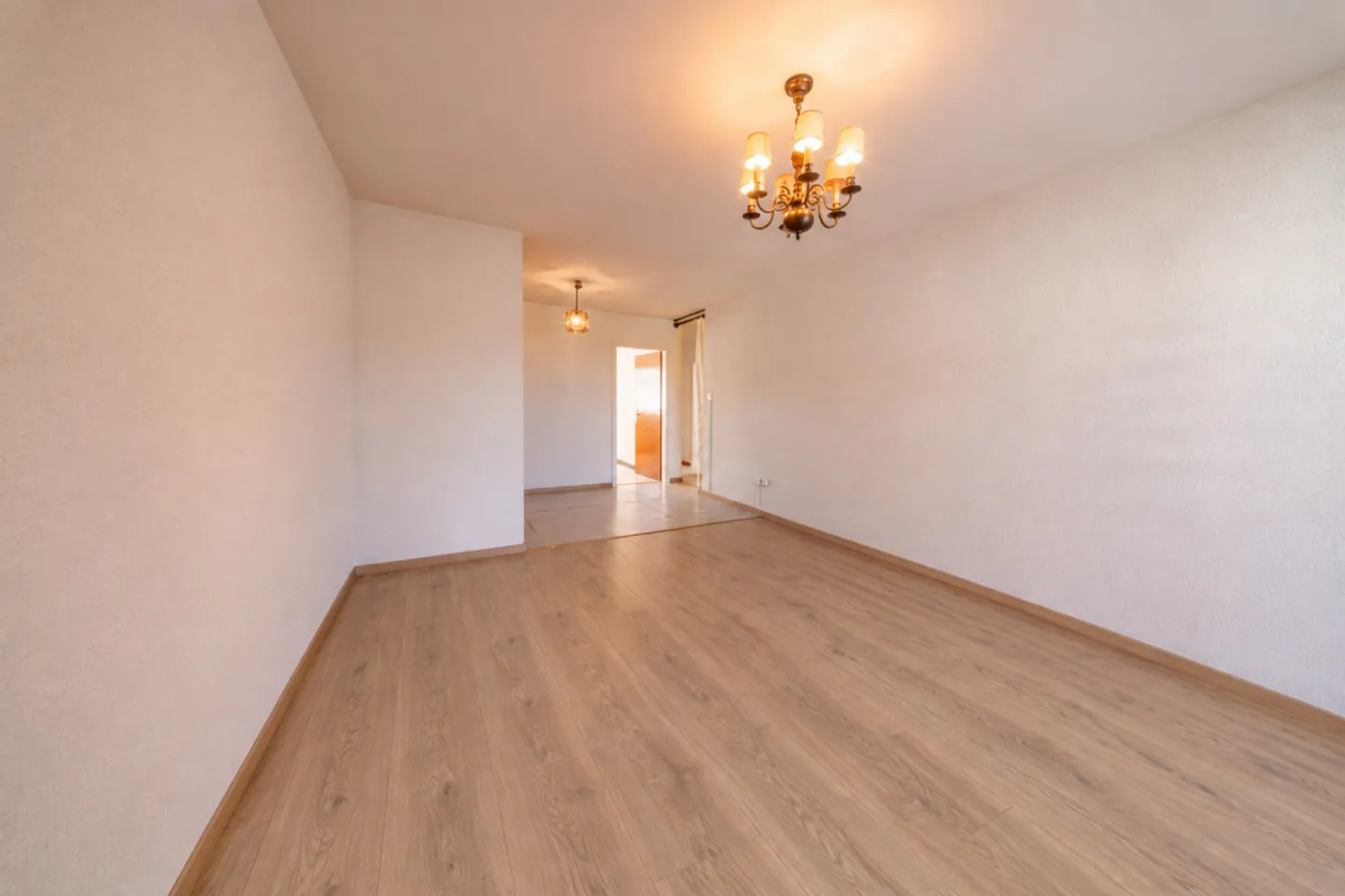 4.5-room apartment in St-Pierre-de-Clages - Photo 8 of 15