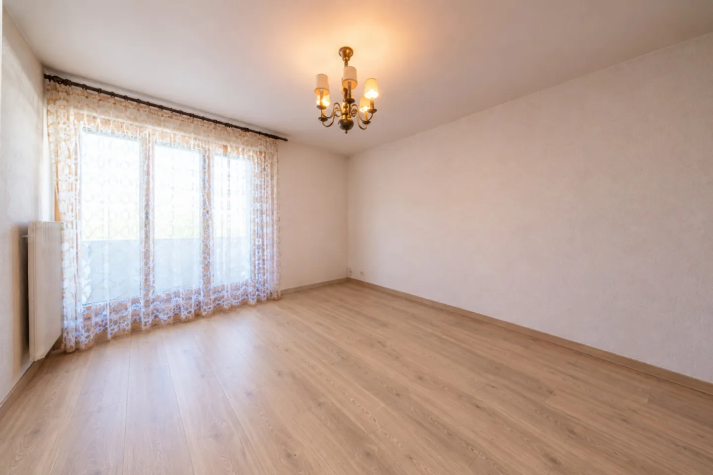4.5-room apartment in St-Pierre-de-Clages - Photo 7 of 15
