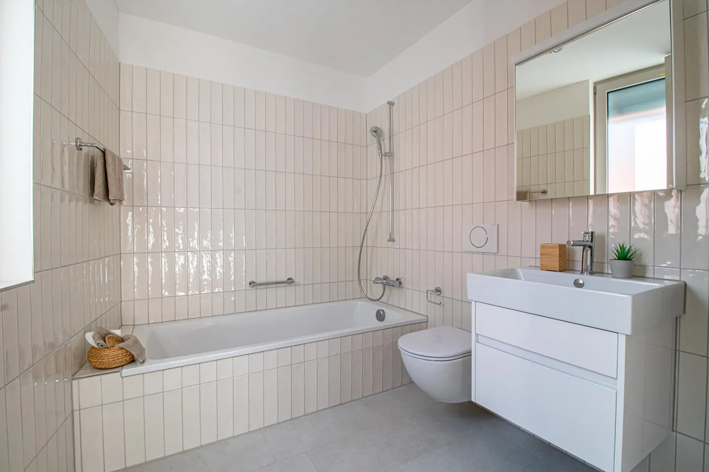 Grosse, helle und moderne Wohnung mit Aussicht über Reiden - Foto 3 von 8