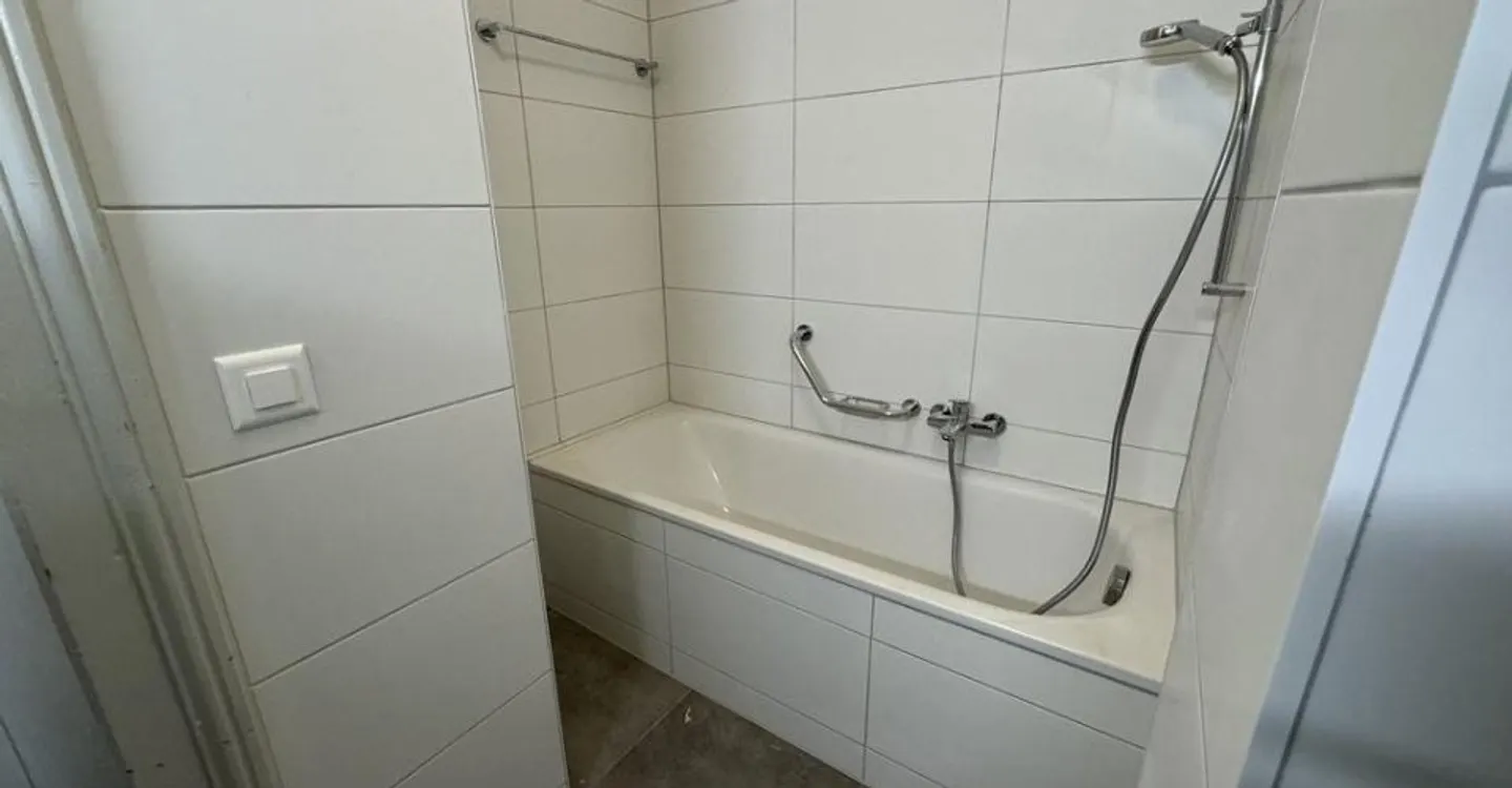 Magnifico appartamento di 5,5 stanze completamente ristrutturato - Foto 7 di 8