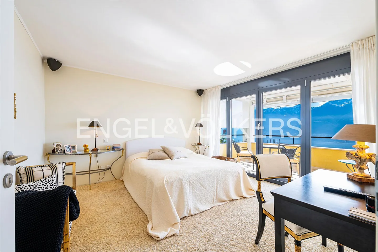 Villa avec garage double et vue sur le lac (45) - Photo 2 sur 11