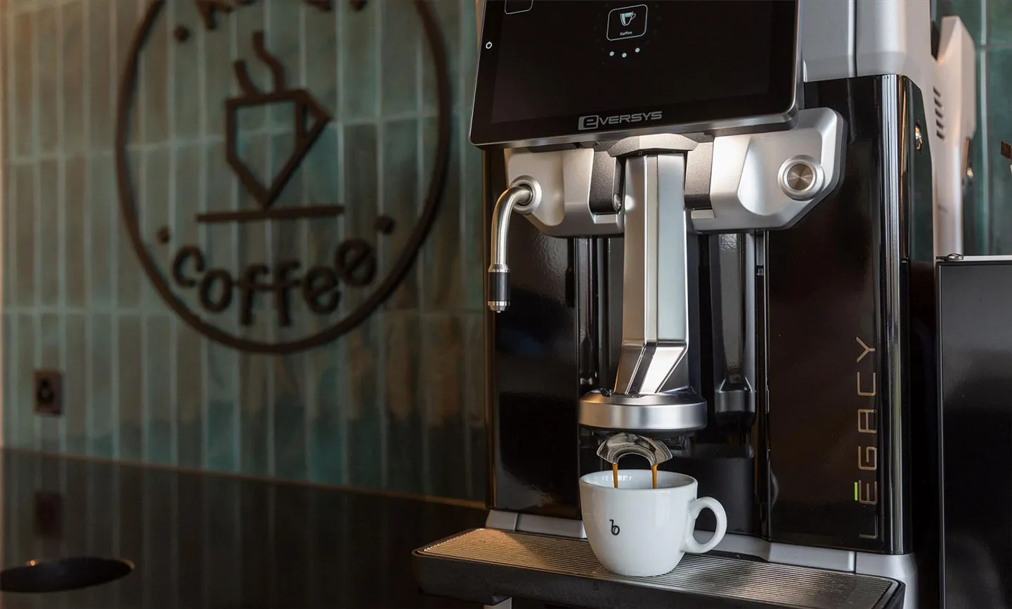 Ufficio per team moderno attrezzato per 3 persone pronto all'uso - Presso kuia-office sei flessibile - Foto 12 di 13