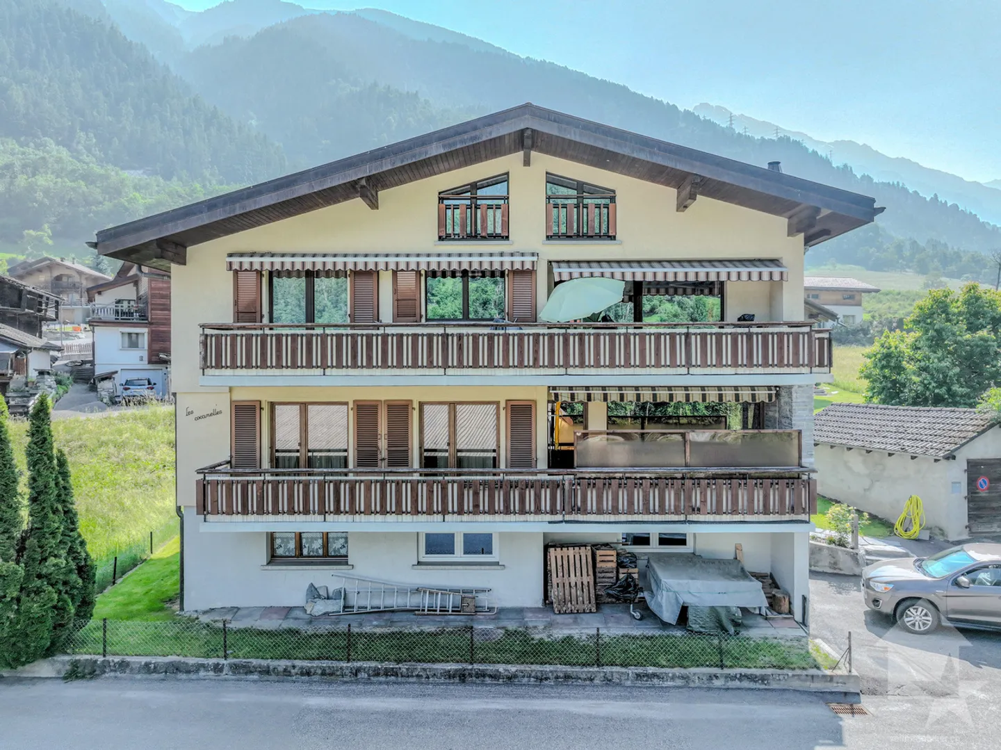 Haus mit zwei Wohnungen 2 Minuten von den Skiliften entfernt - Foto 1 von 31