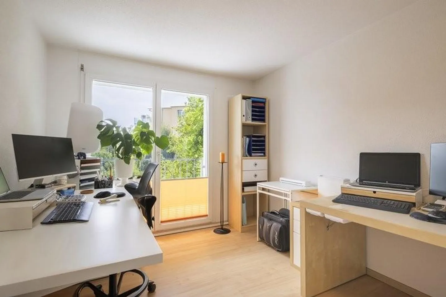 Maison semi-détachée de 6,5 pièces à Dübendorf – Vie spacieuse avec jardin et terrasse - Photo 4 sur 7