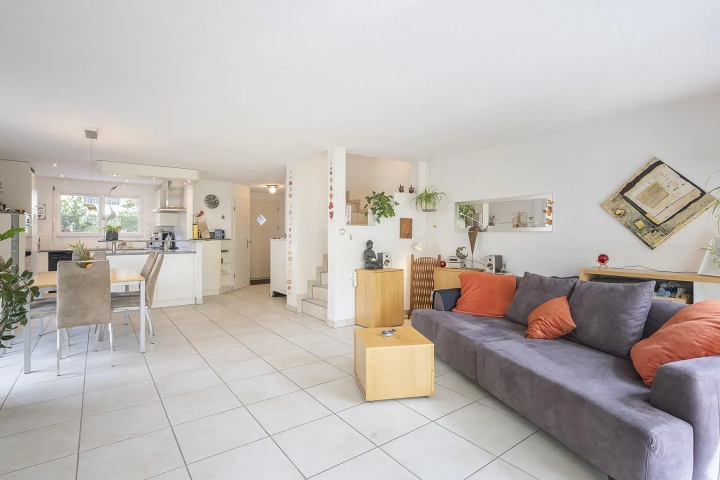 Maison semi-détachée de 6,5 pièces à Dübendorf – Vie spacieuse avec jardin et terrasse - Photo 2 sur 7