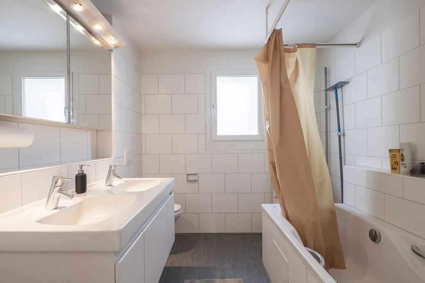 Maison semi-détachée de 6,5 pièces à Dübendorf – Vie spacieuse avec jardin et terrasse - Photo 6 sur 7
