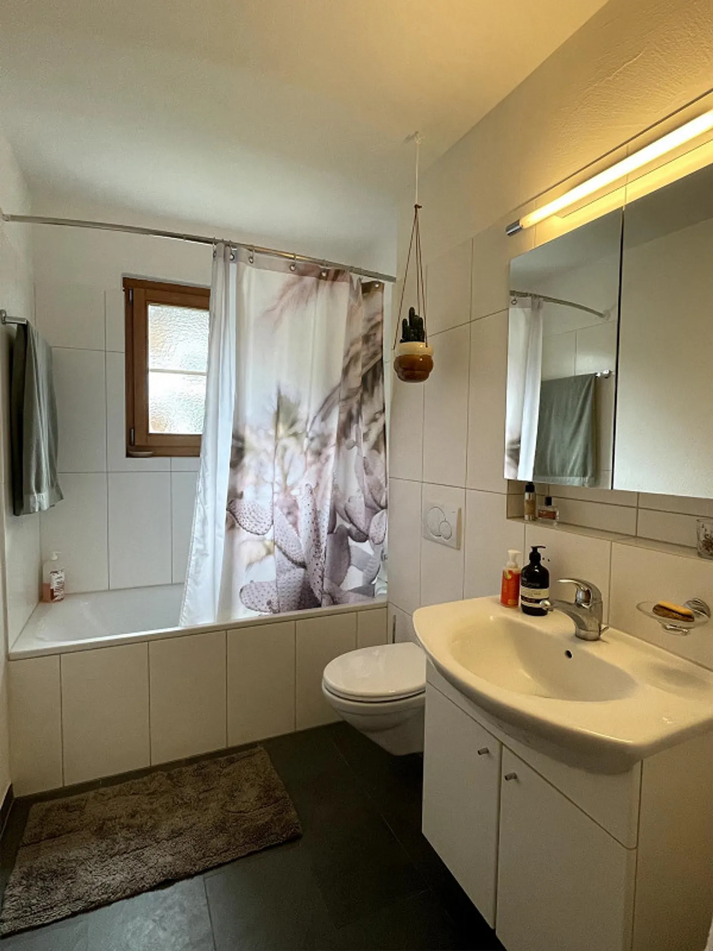 Charming and sunny 4.5-room apartment with garage and two balconies - Photo 9 of 12