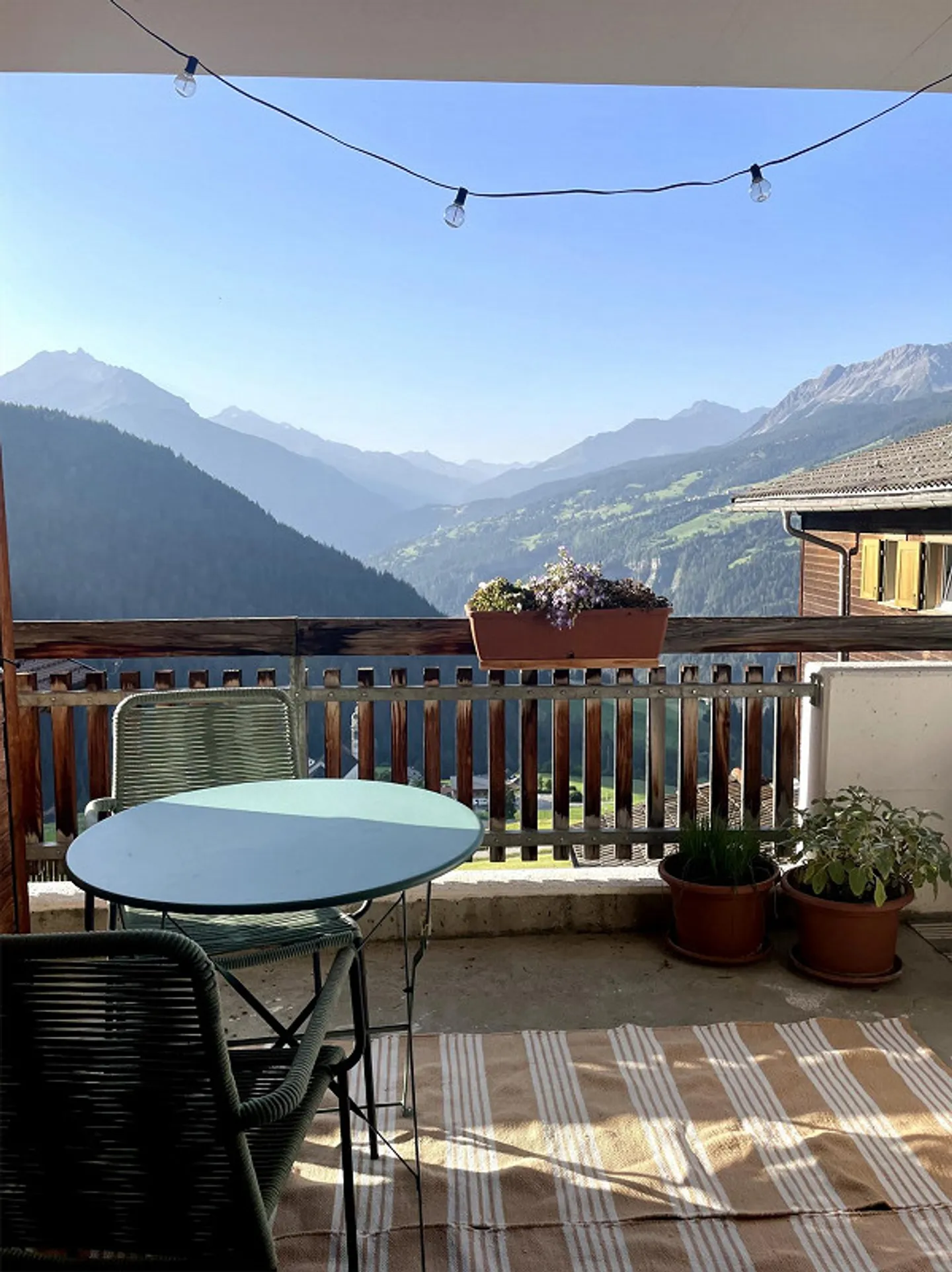 Charming and sunny 4.5-room apartment with garage and two balconies - Photo 11 of 12