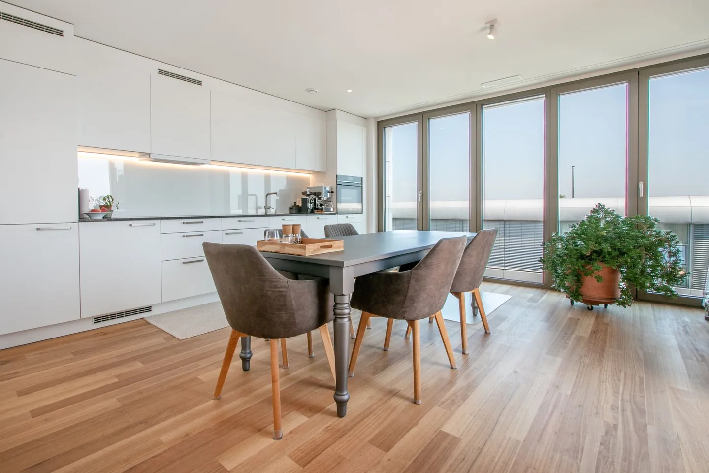 Modern 3.5-room maisonette in Minergie-P standard - rural, central & with 40 m² sun terrace - Photo 13 of 20