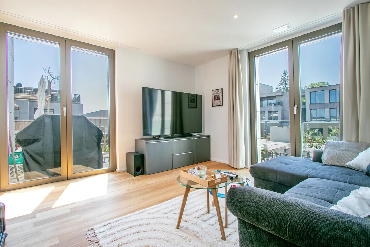 Modern 3.5-room maisonette in Minergie-P standard - rural, central & with 40 m² sun terrace - Photo 15 of 20