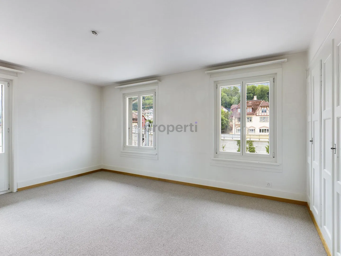 Appartement lumineux de 3,5 pièces avec vue imprenable à Spiez - Photo 1 sur 8