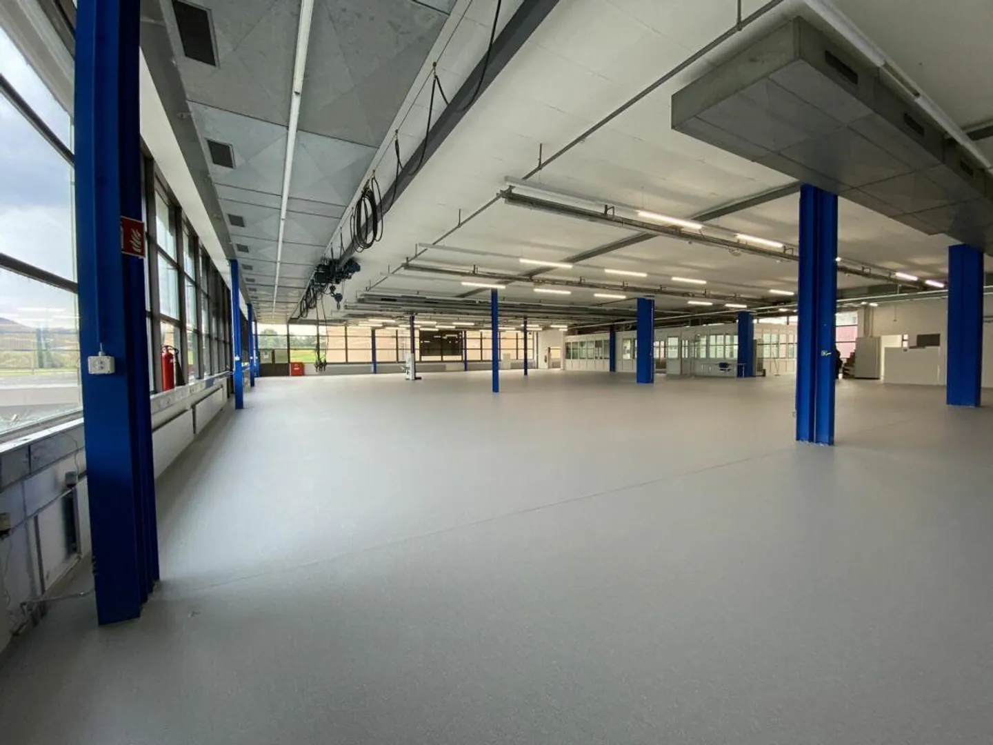 Helle Flächen für Logistik, Produktion und Ausstellung nähe Autobah... - Foto 5 von 8