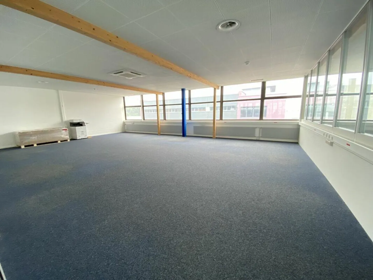 Helle Flächen für Logistik, Produktion und Ausstellung nähe Autobah... - Foto 7 von 8