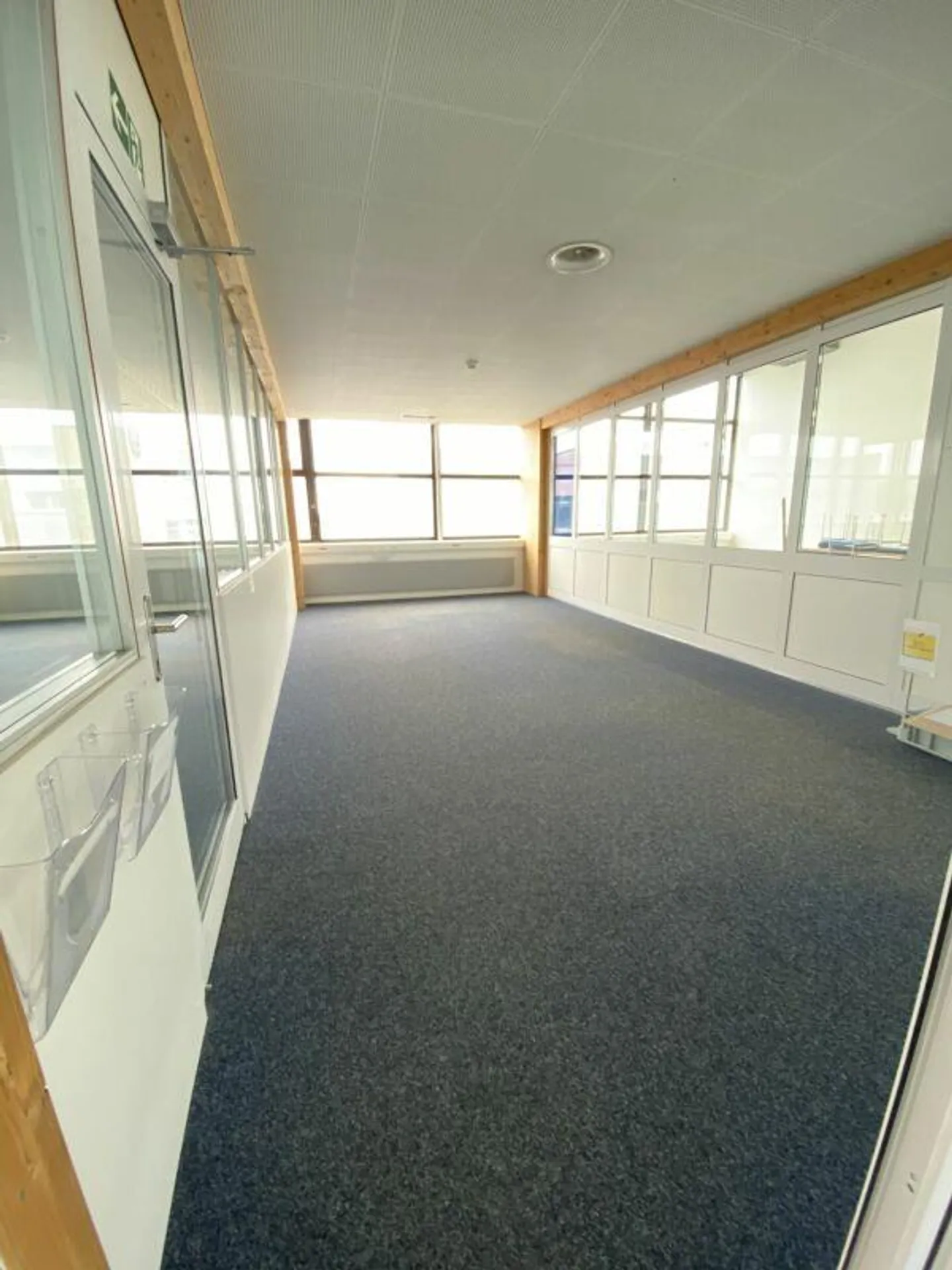 Helle Flächen für Logistik, Produktion und Ausstellung nähe Autobah... - Foto 8 von 8