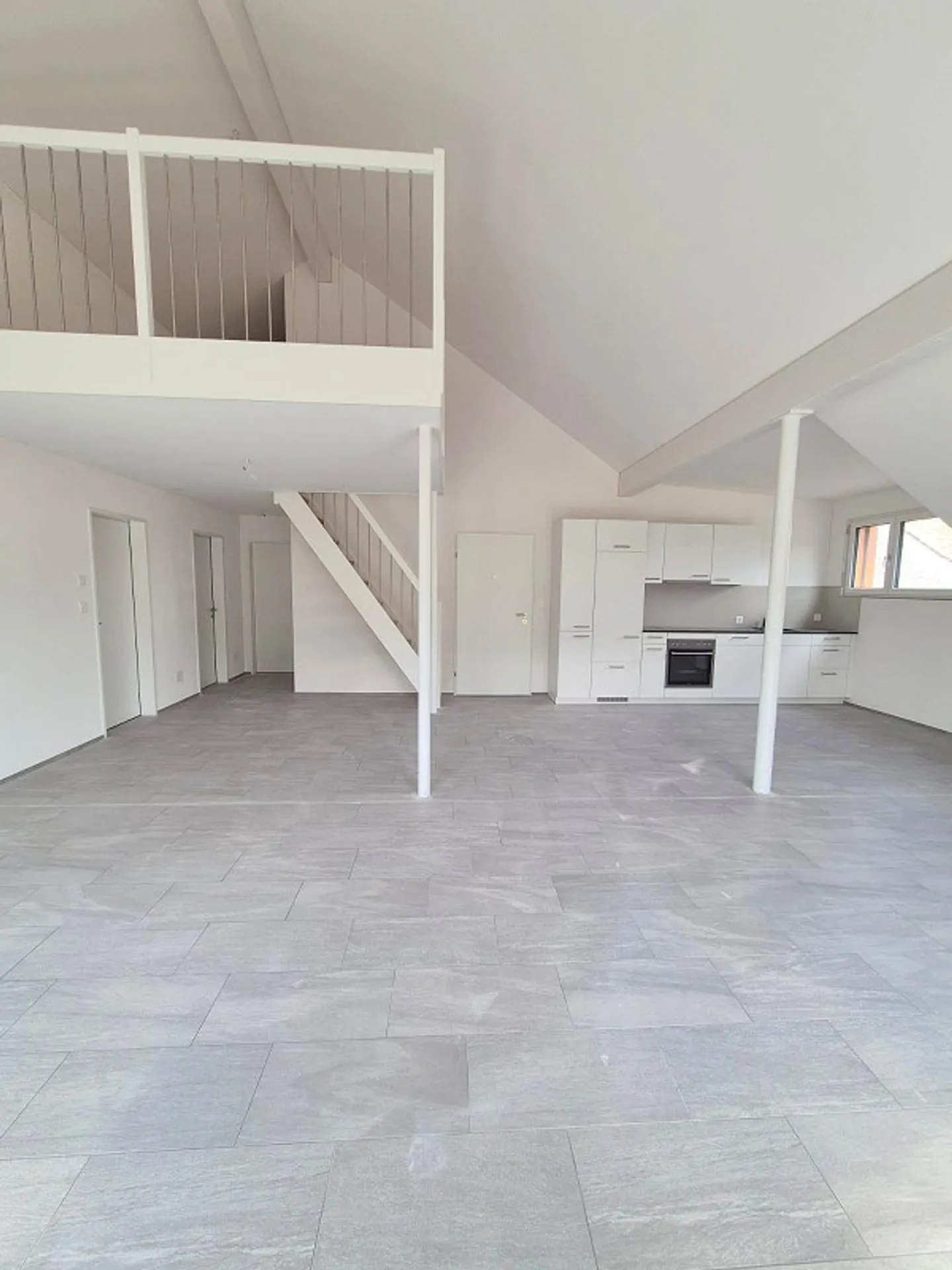 Appartement neuf de 4,5 pièces au dernier étage WHG12 - Photo 1 sur 13