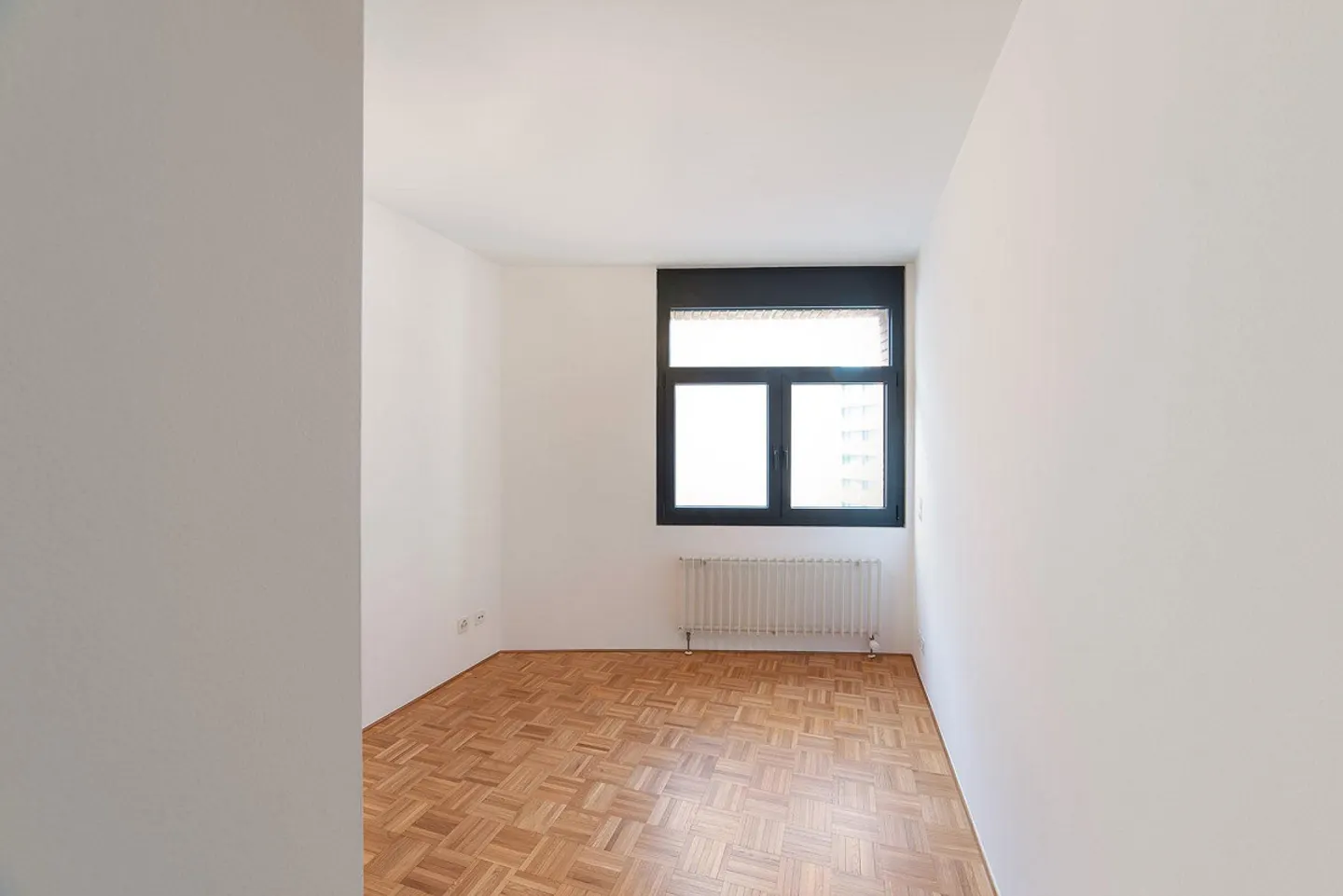 Architektonische Wohnung in Paradiso - Foto 6 von 7