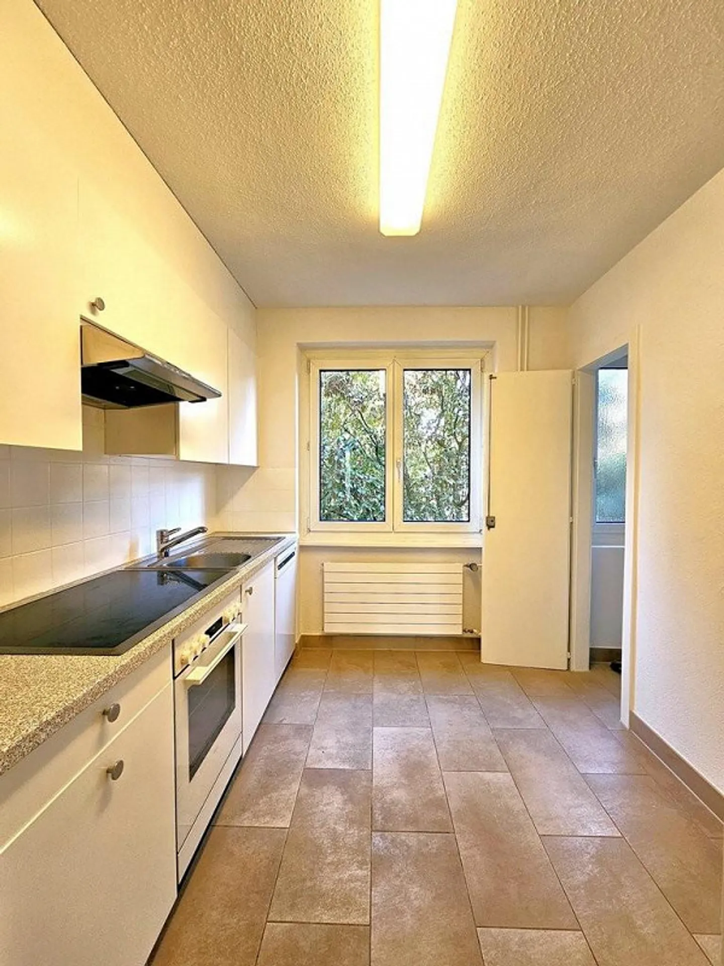 Zentrale Wohnung nähe Albisriederplatz - Foto 2 di 12