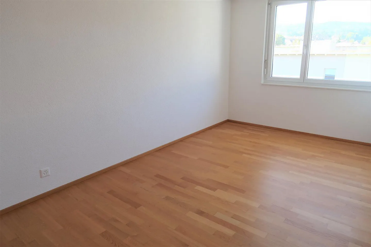 Moderno appartamento attico di 3,5 stanze con grande terrazza e vista - Foto 6 di 13