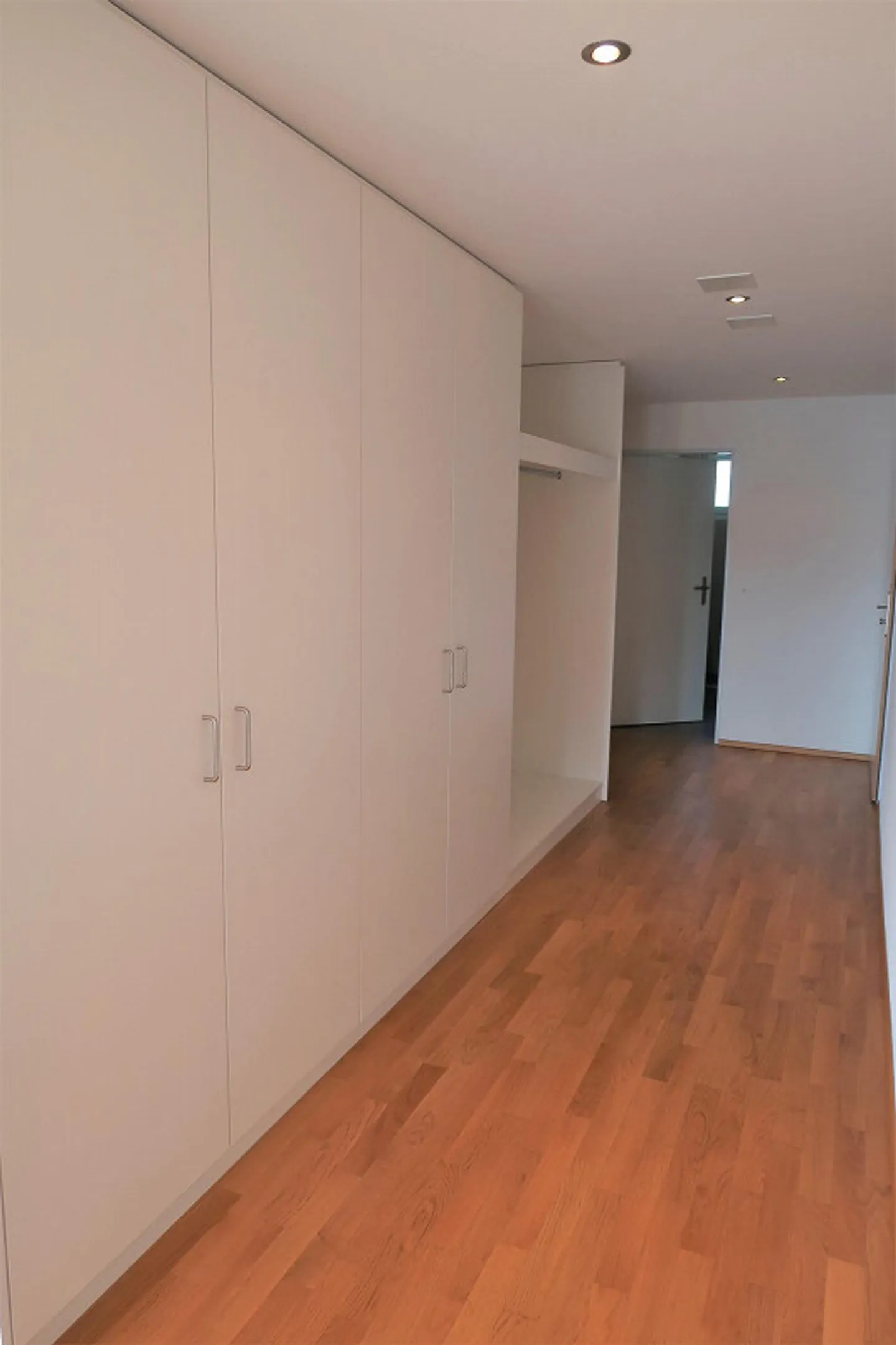 Moderno appartamento attico di 3,5 stanze con grande terrazza e vista - Foto 7 di 13