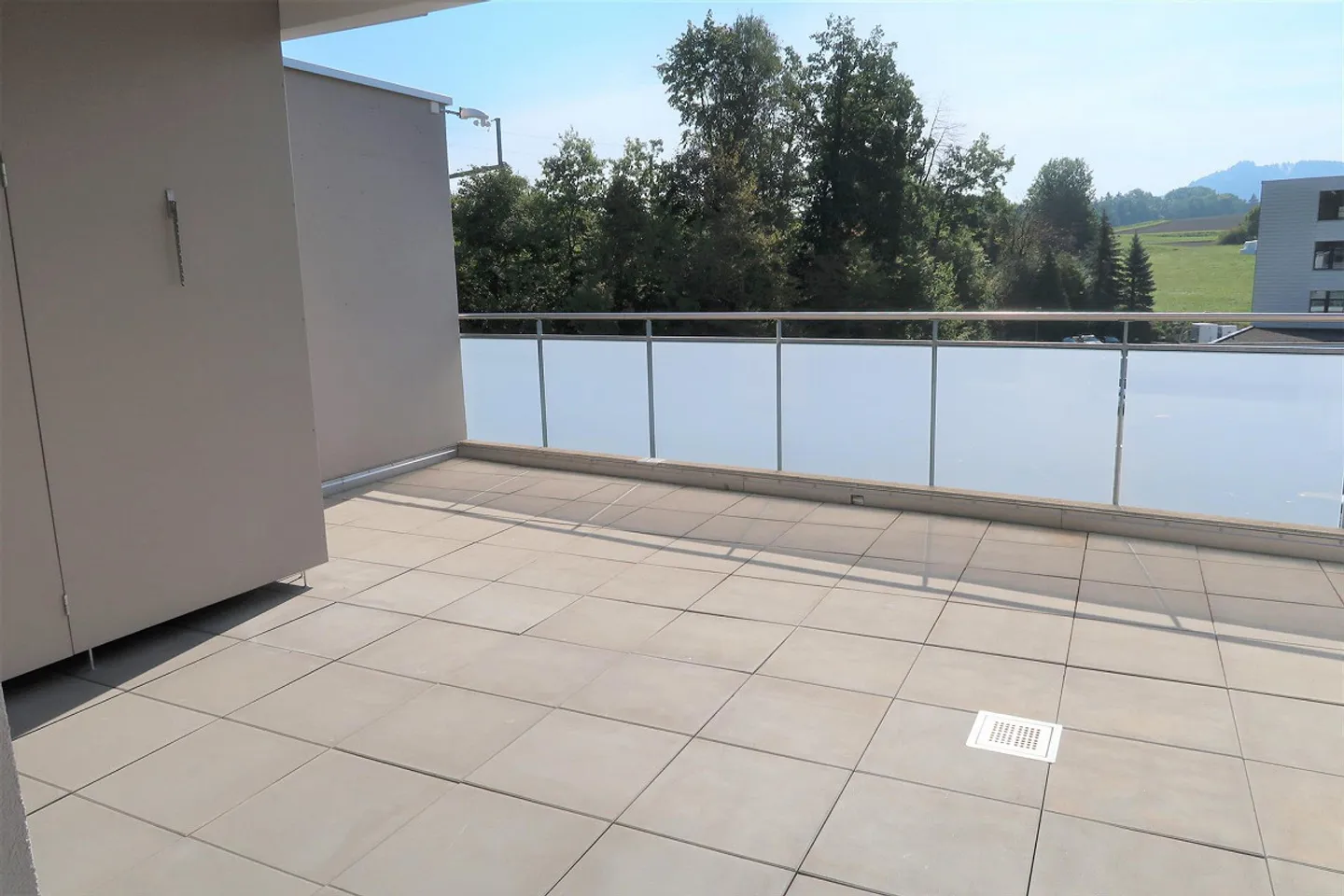 Moderno appartamento attico di 3,5 stanze con grande terrazza e vista - Foto 11 di 13