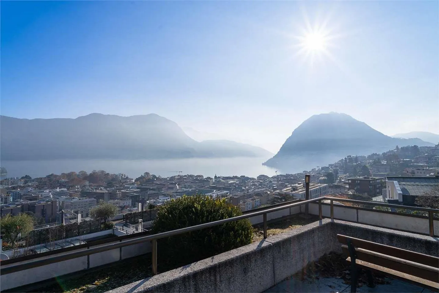 Appartamento con vista lago e servizi esclusivi - Foto 12 di 13