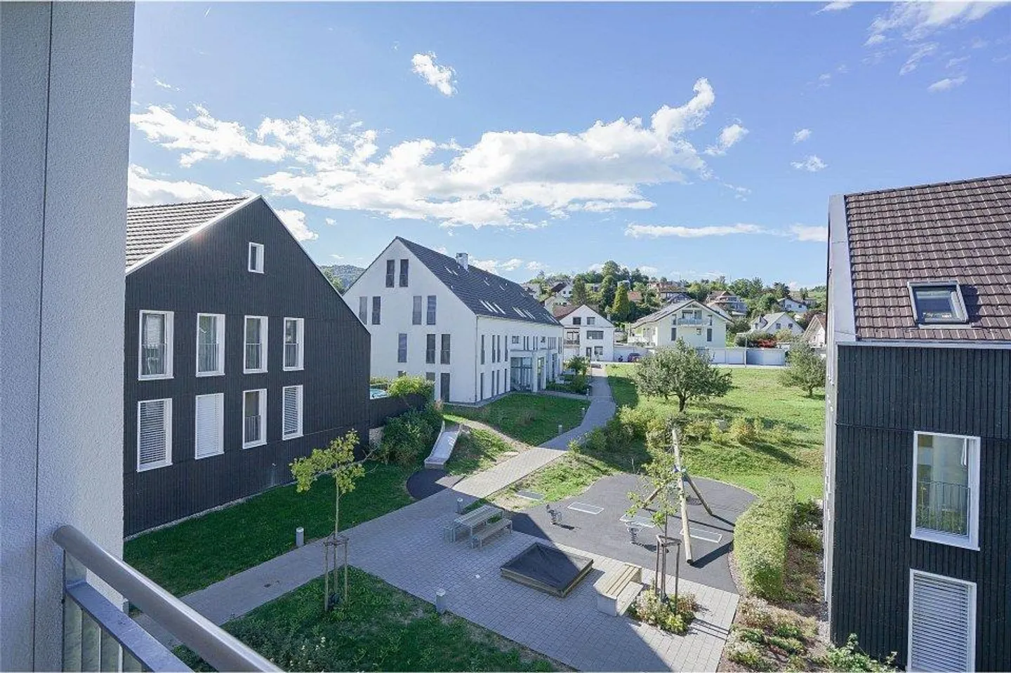 Moderno e arioso: Elegante appartamento attico di 3,5 locali con galleria - Foto 7 di 13