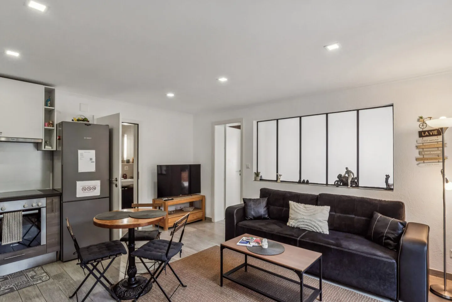 Charming Villa with Lake View - Photo 8 of 16