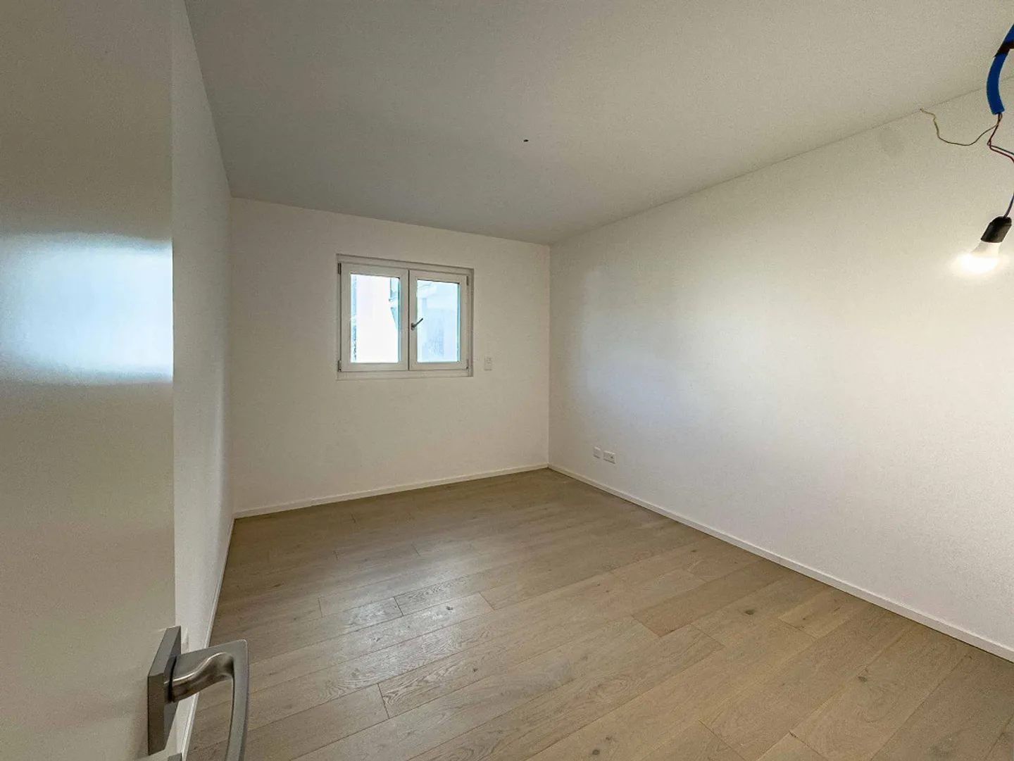 Appartement spacieux et moderne de 5,5 pièces avec jardin à Mendrisio - Photo 8 sur 11