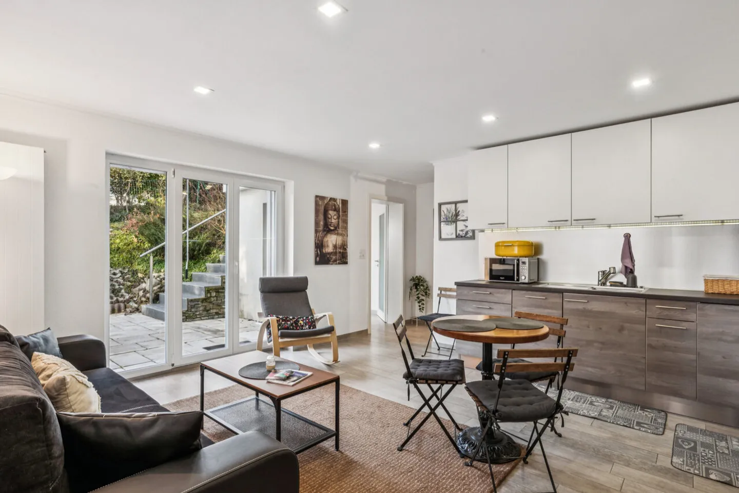 Charming Villa with Lake View - Photo 9 of 16